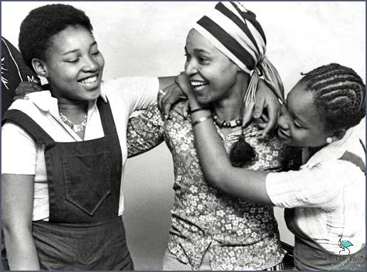 Winnie Mandela's Daughters: What They're Up To Now